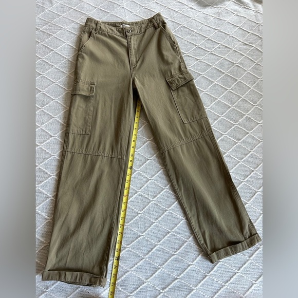 Billabong Women’s Green Relaxed Fit Cargo Pants. Size 27 - Picture 10 of 11